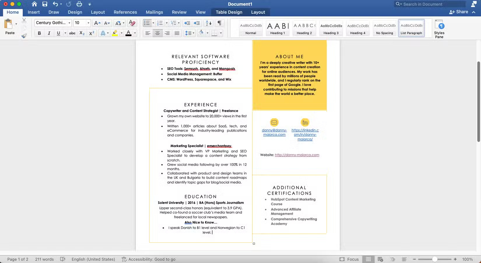 Một sơ yếu lý lịch đã hoàn thành trong ứng dụng Microsoft Word