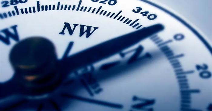 La bàn chỉ hướng nào khi ở ngoài Trái Đất