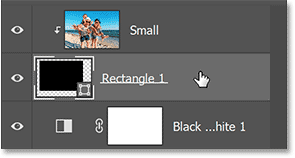 Chọn layer hình dạng trong bảng Layers của Photoshop.