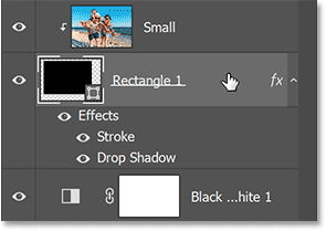 Chọn layer hình dạng trong bảng Layers của Photoshop.