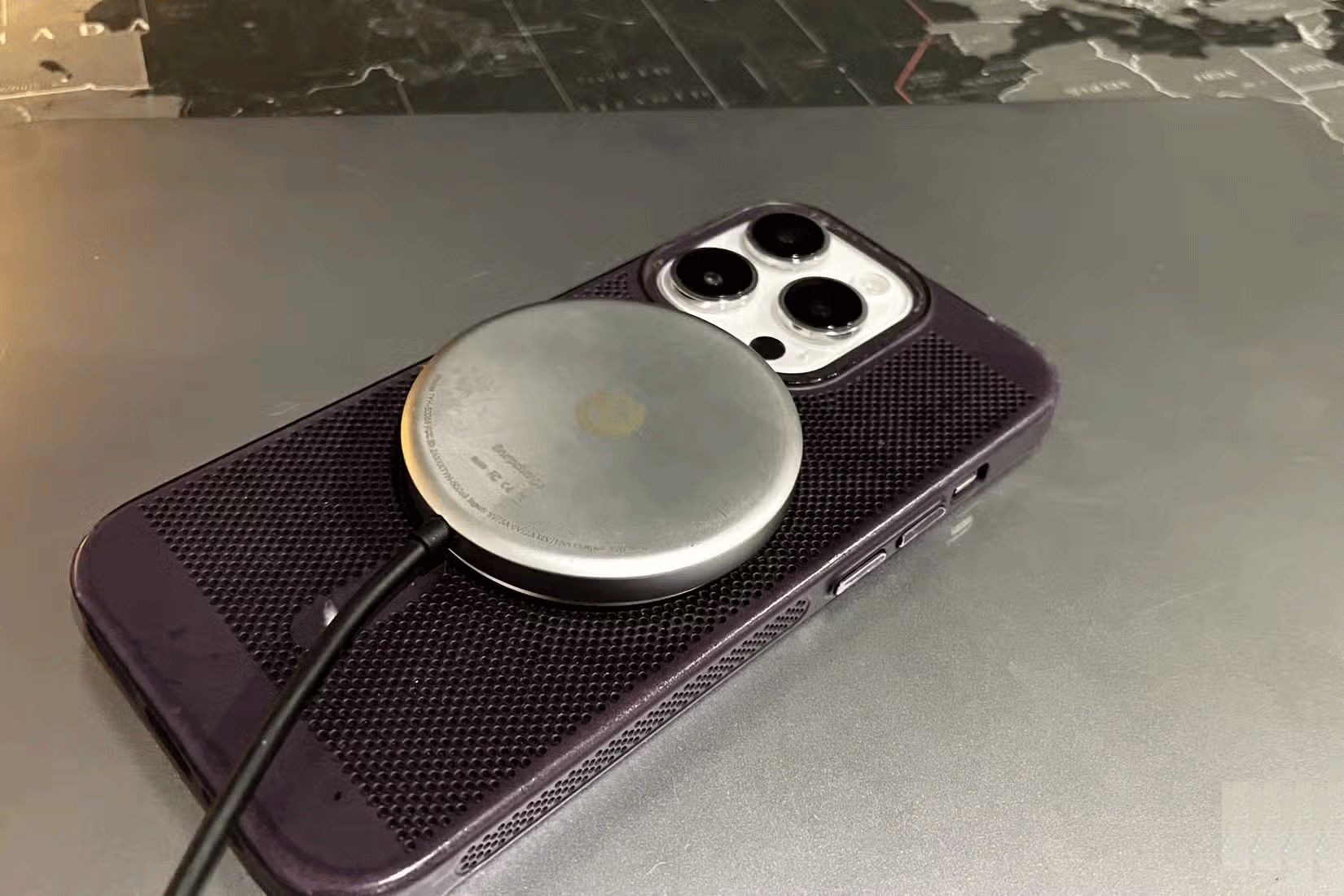 Wireless charger for iPhone 