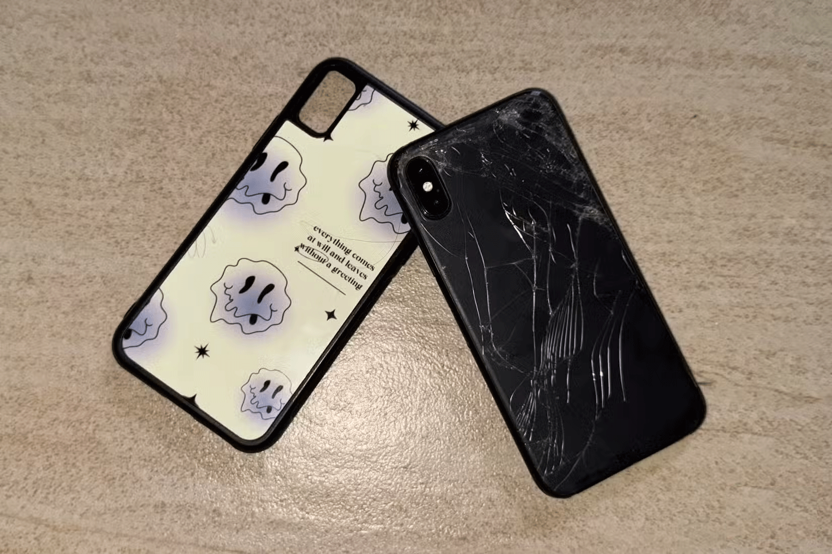 iPhone X với mặt lưng kính bị nứt