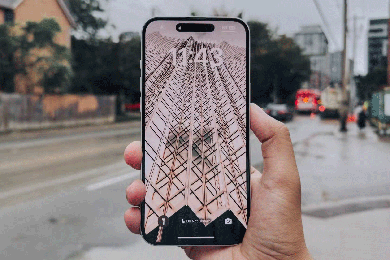 Màn hình iPhone 16 Plus
