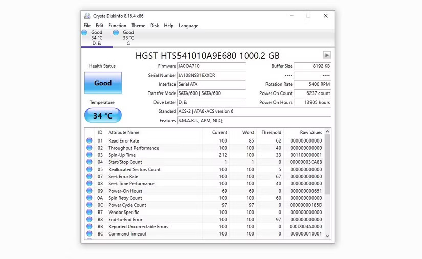 Kiểm tra tình trạng ổ cứng trong công cụ Crystal Disk Info trên Windows 10
