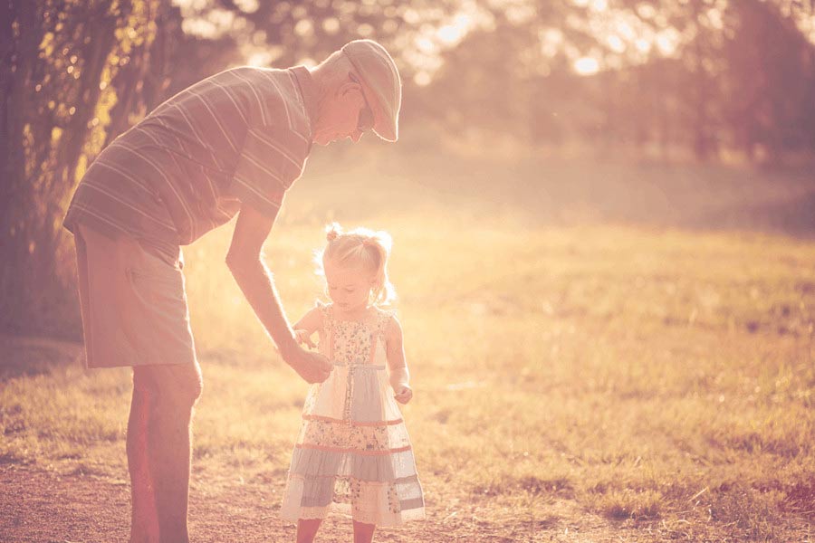 Trông cháu giúp ông bà cân bằng cảm xúc