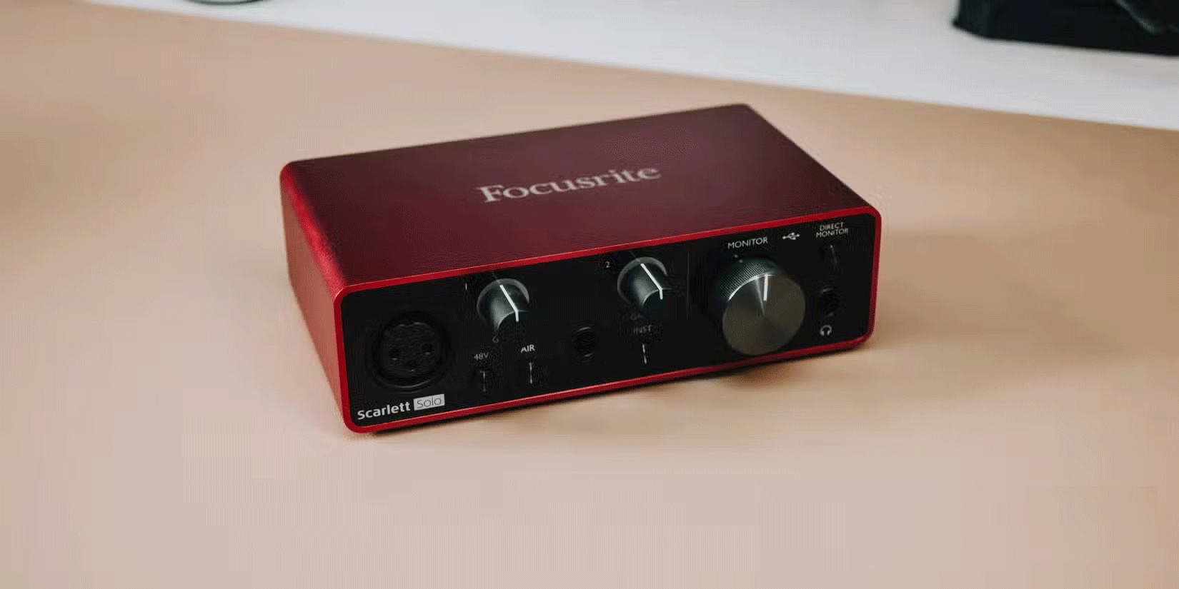 Mặt trước của Focusrite Scarlett Solo
