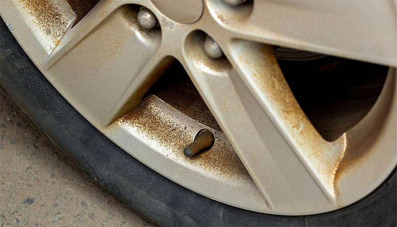 bui phanh gay o nhiem