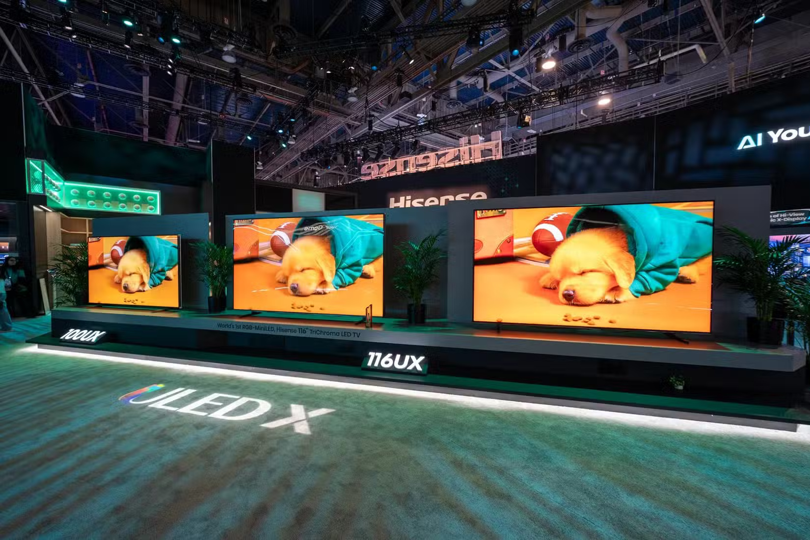 Các mẫu TV Hisense 100 inch UX
