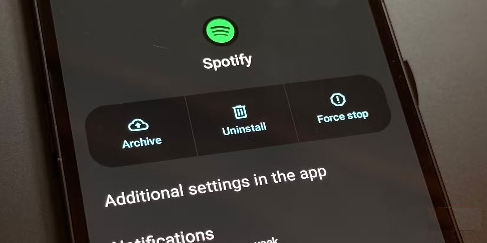 Tùy chọn Force stop trên cài đặt ứng dụng Android