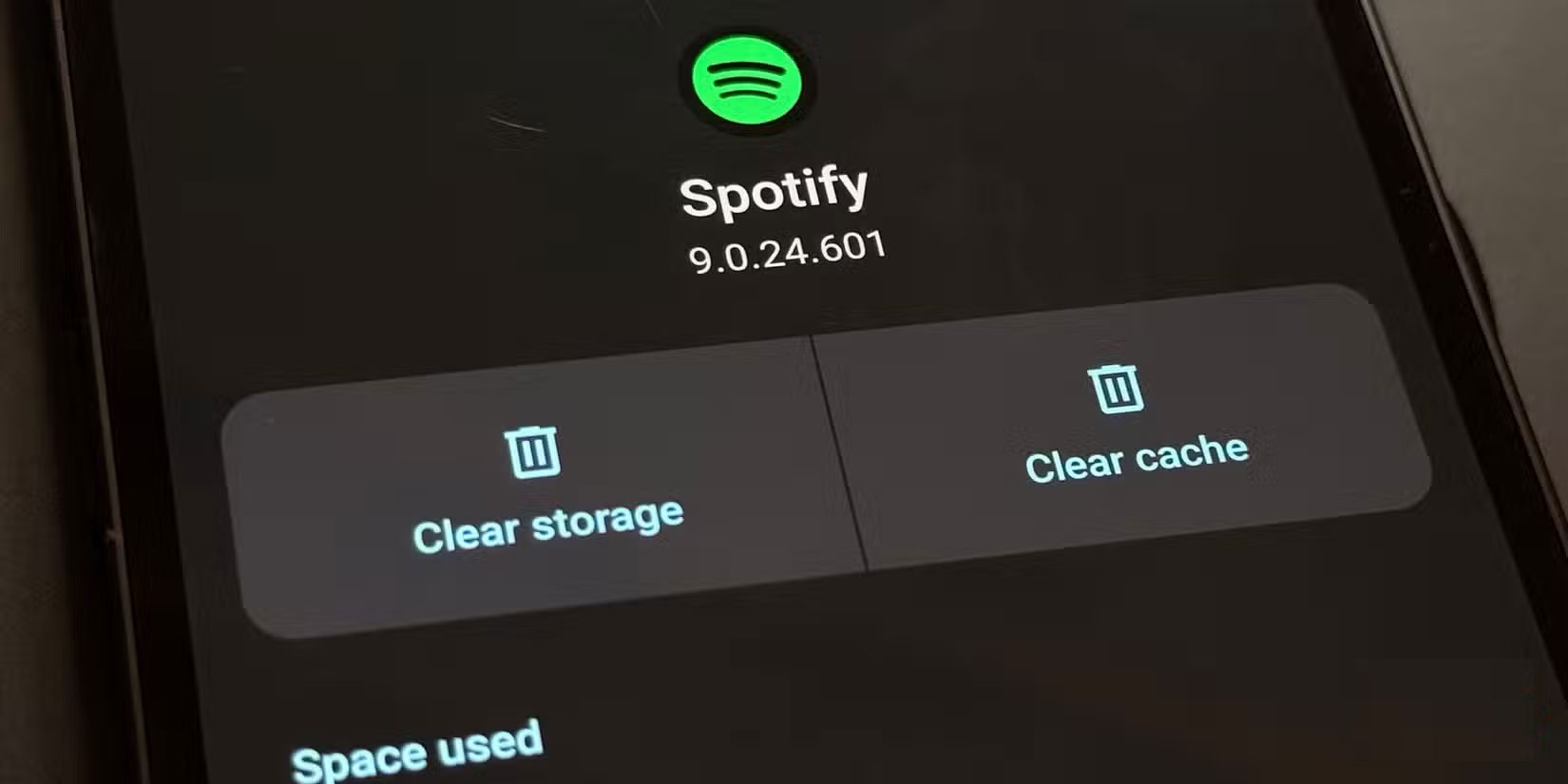 Tùy chọn Clear storage và Clear cache trong Android 15