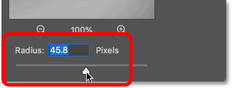 Tăng giá trị bán kính trong hộp thoại Gaussian Blur.
