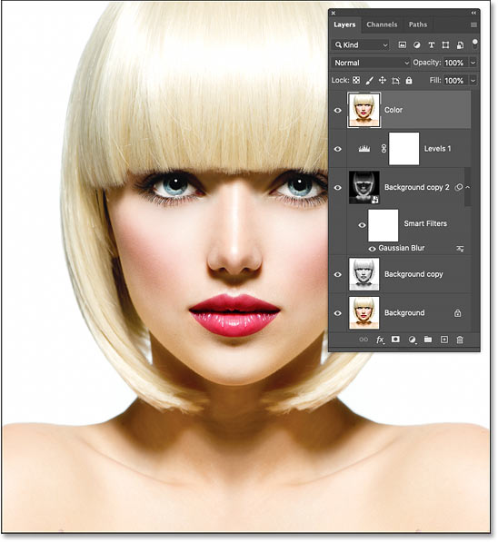 Layer Color hiện nằm ở đầu ngăn xếp layer.