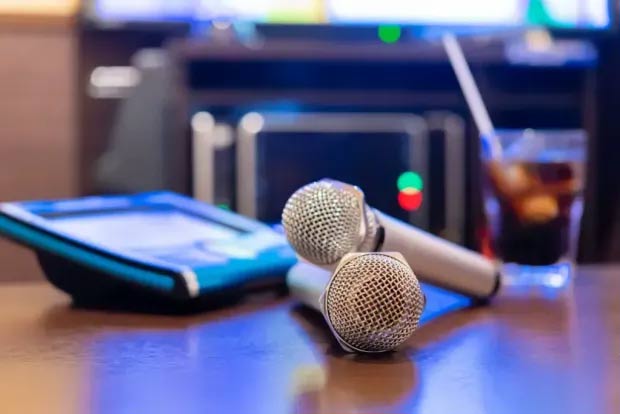 Ai là người phát minh ra karaoke