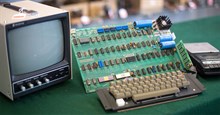 Máy tính Apple-1 hiếm có được bán với giá 375.000 USD