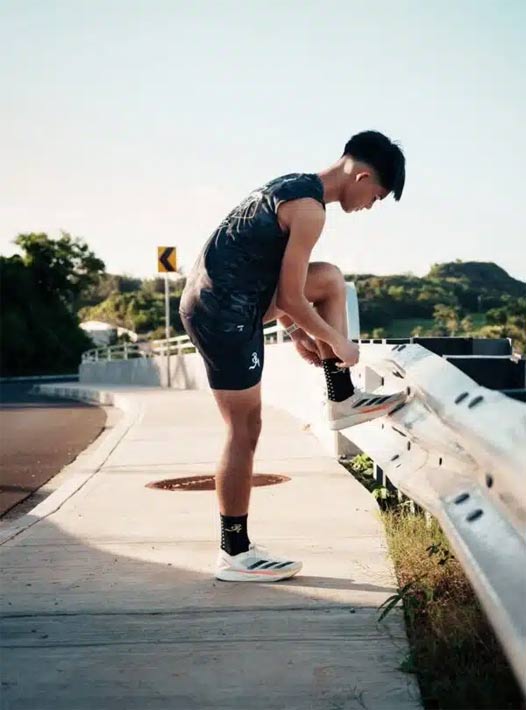 Áo ba lỗ + quần short chạy bộ