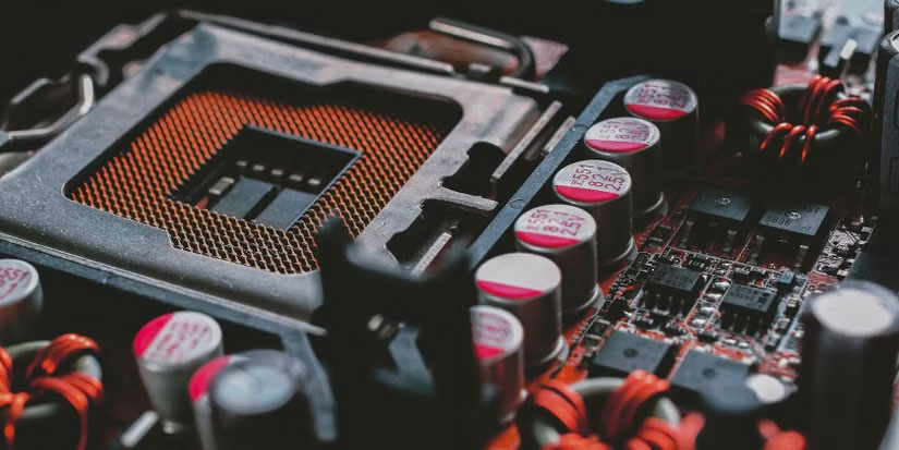 Tụ điện CPU trên bo mạch chủ