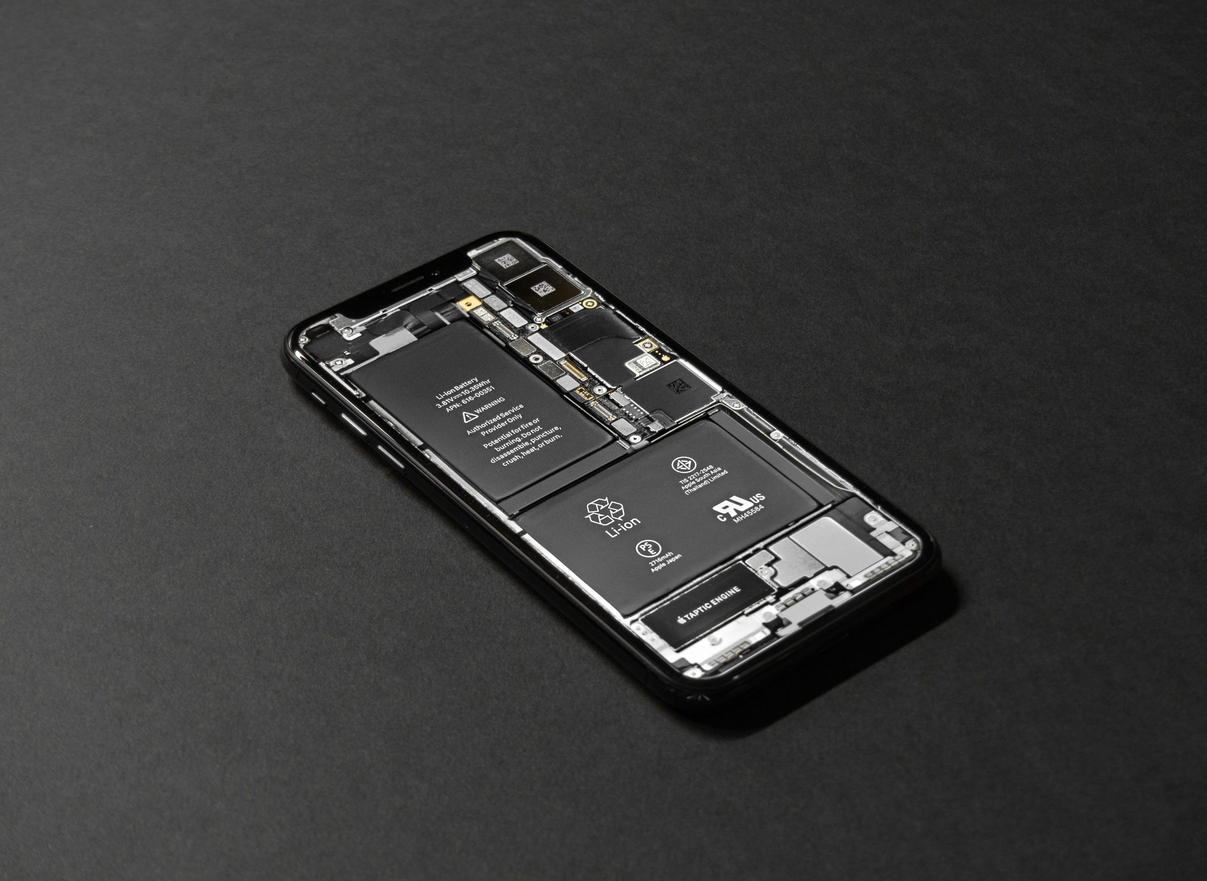 black wallpaper