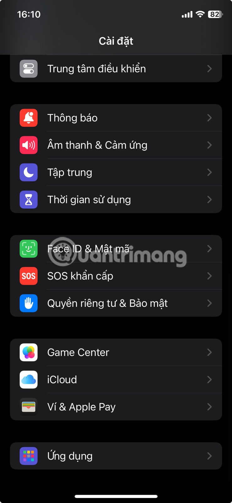 Nhấn vào Ứng dụng trong Cài đặt iPhone.