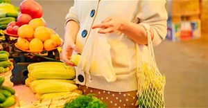 Bầu ăn ngô được không?