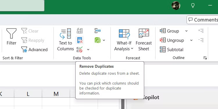 Chọn tùy chọn Data Tools trong Excel.