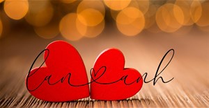 Hướng dẫn tạo hình nền chữ ký trái tim nối