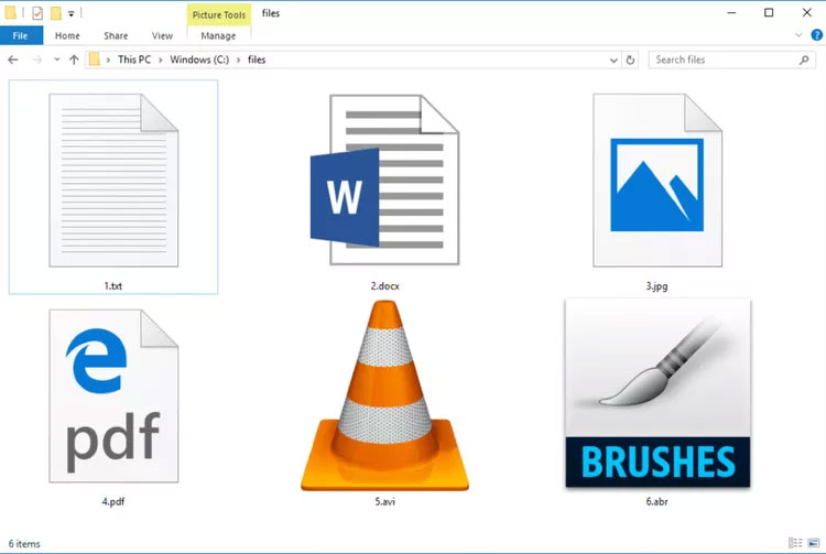 Nhiều file khác nhau trong thư mục Windows.
