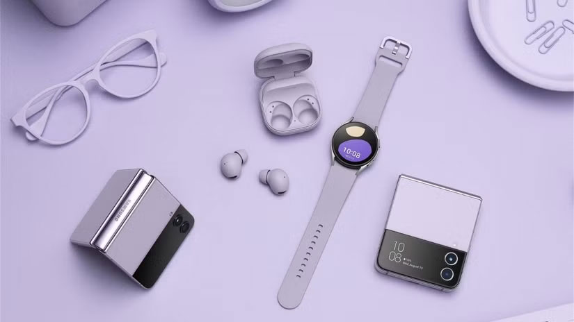 Samsung Galaxy Z Flip4 với Galaxy Watch5 Pro và Galaxy Buds2 Pro