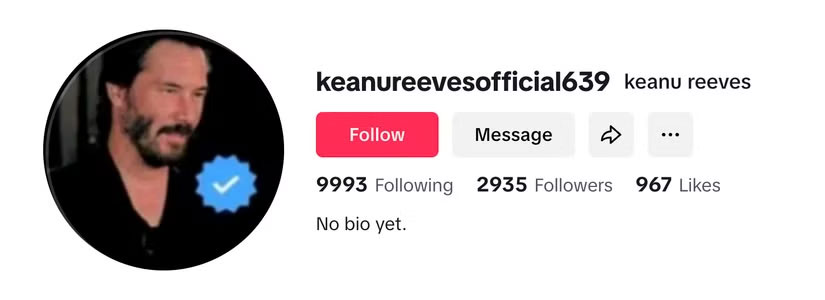 Profile giả mạo của Keanu Reeves có thêm dấu kiểm màu xanh lam