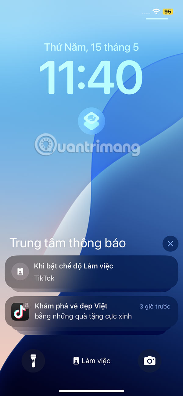 Thông báo từ màn hình khóa iPhone
