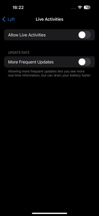 Tắt tùy chọn Allow Live Activities và More Frequent Updates trong cài đặt ứng dụng trên iPhone.