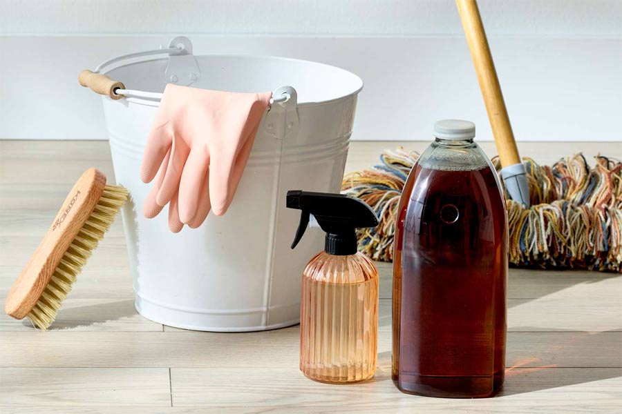 Dụng cụ vệ sinh làm sạch sàn gỗ