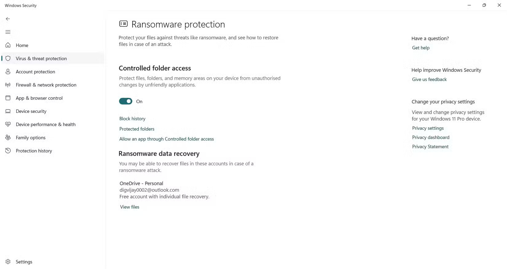 Bật Controlled folder access
