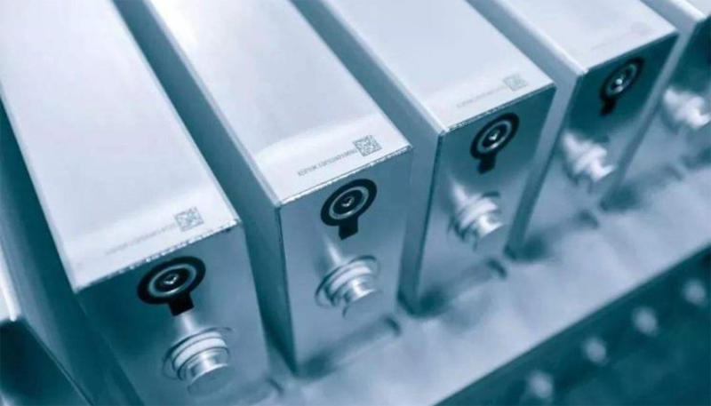 pin blade byd có gì?