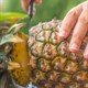 Cách gọt dứa nhanh nhất