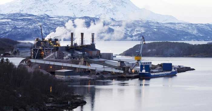 Công nghệ nuôi cá hồi bằng tảo từ khí thải