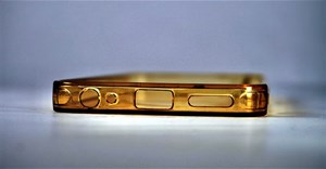 Làm sao để ngăn ốp điện thoại trong suốt bị ngả vàng quá nhanh?