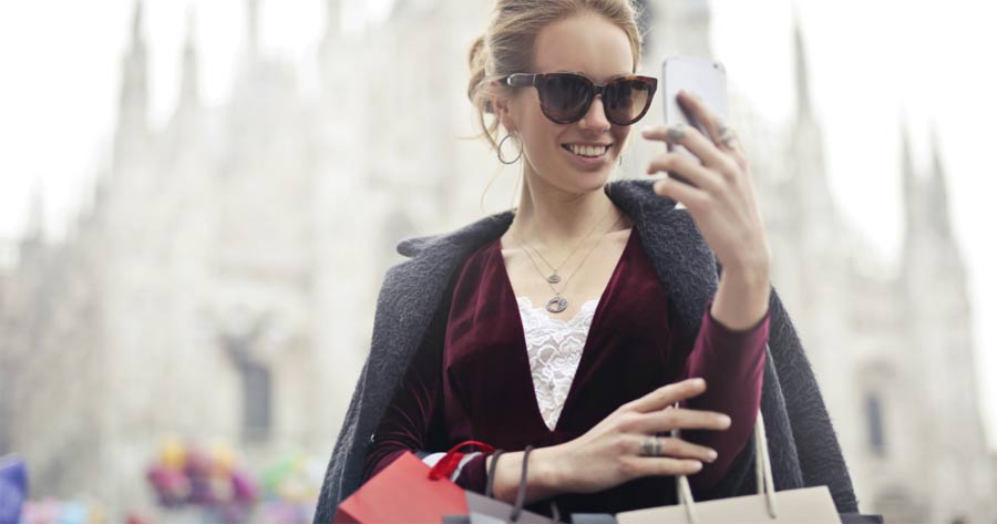 Người giàu giả mạo