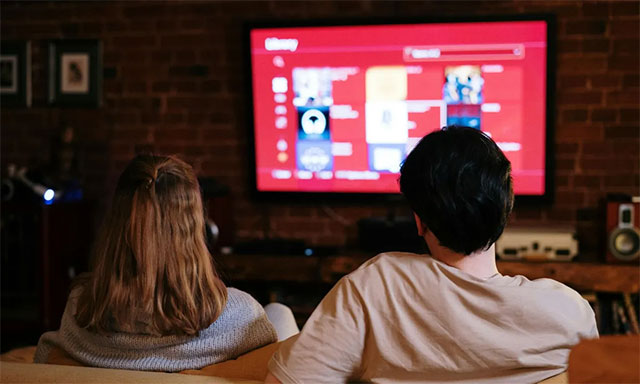 Nghiên cứu mới cho thấy “cày phim” có thể mang lại lợi ích không ngờ cho sự khỏe tinh thần 