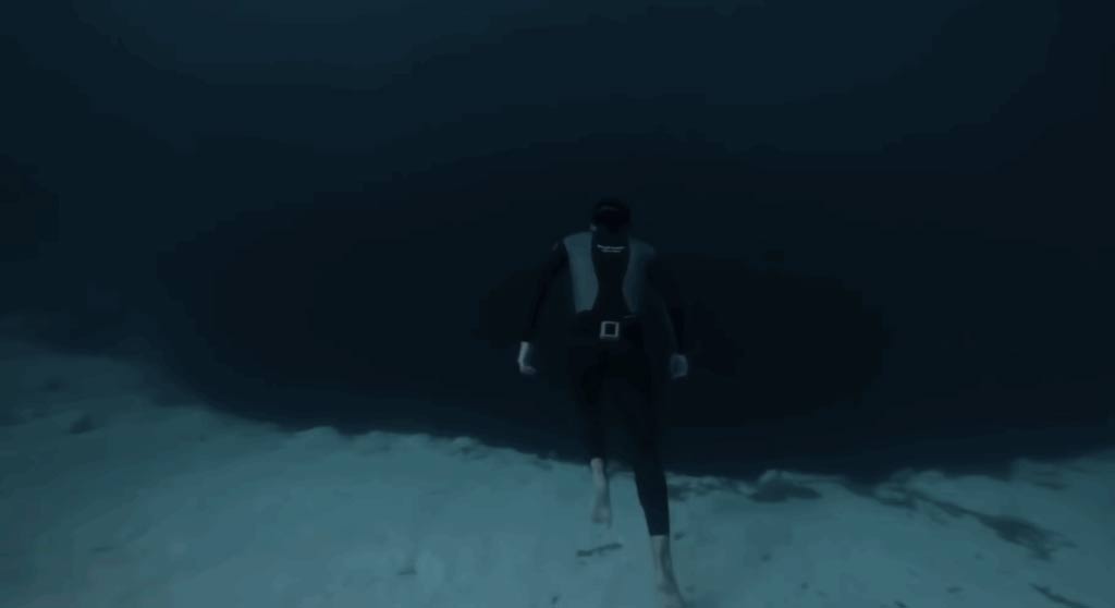 Vực sâu tiềm ẩn nguy hiểm