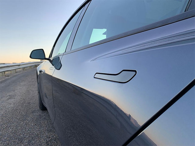 Tesla phải thiết kế lại tay nắm cửa 