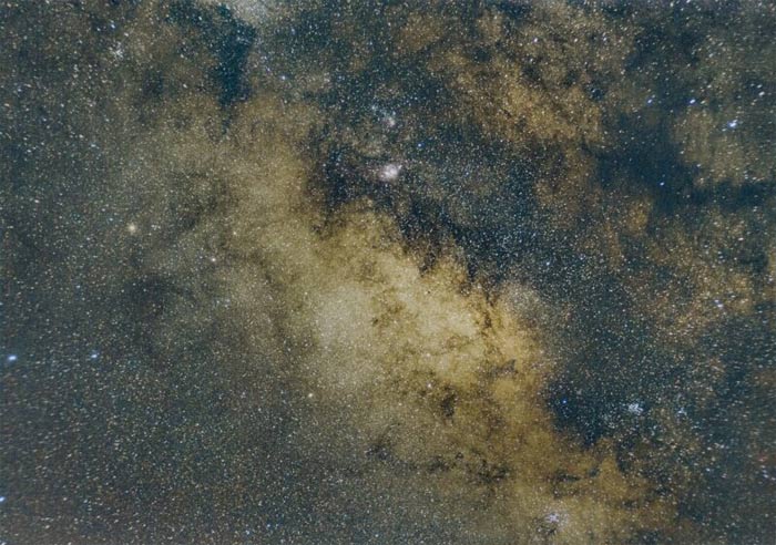 Ảnh chụp sao trên bầu trời đêm