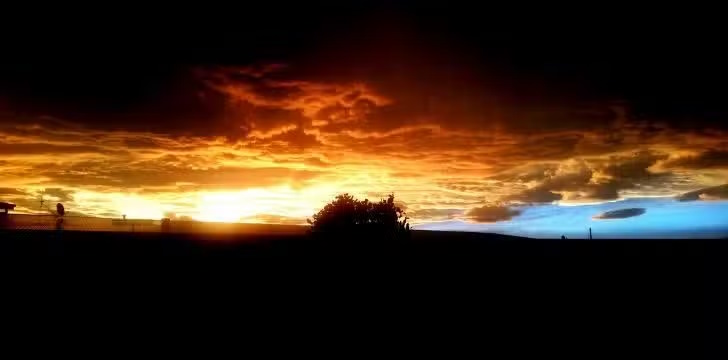 Halloween là ngày giao thoa giữa bóng tối và ánh sáng