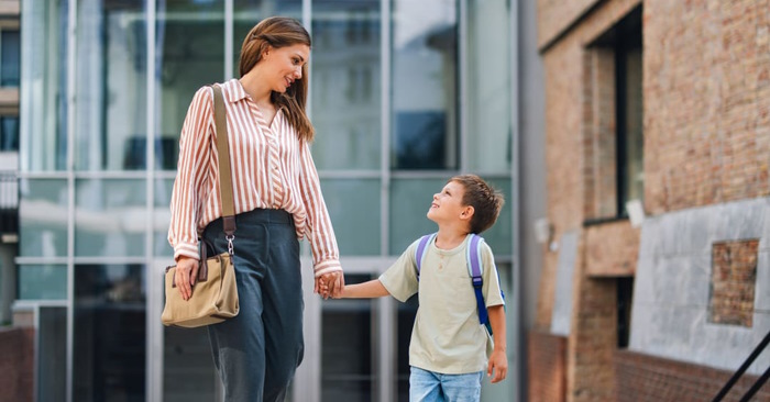 Những câu không nên hỏi bé ngay sau giờ tan học