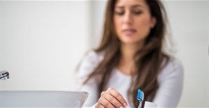 Nên đánh răng trước hay sau khi uống cà phê?