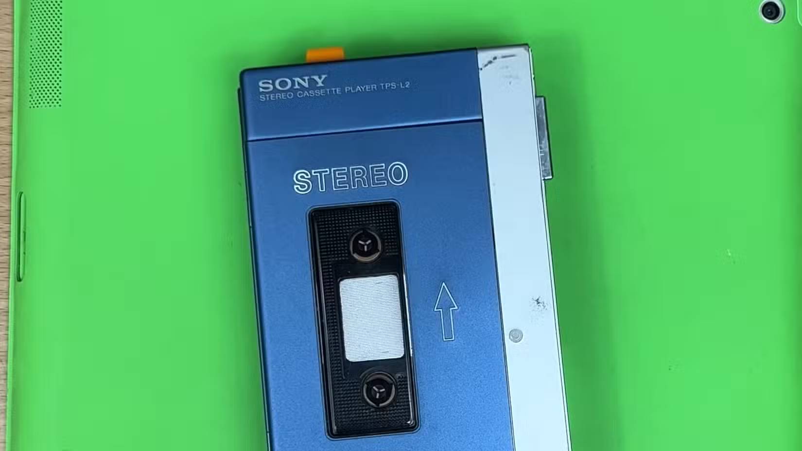Máy nghe nhạc cassette Sony TPS-L2 màu xanh dương