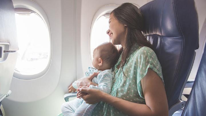 Đi máy bay cùng trẻ em không khó