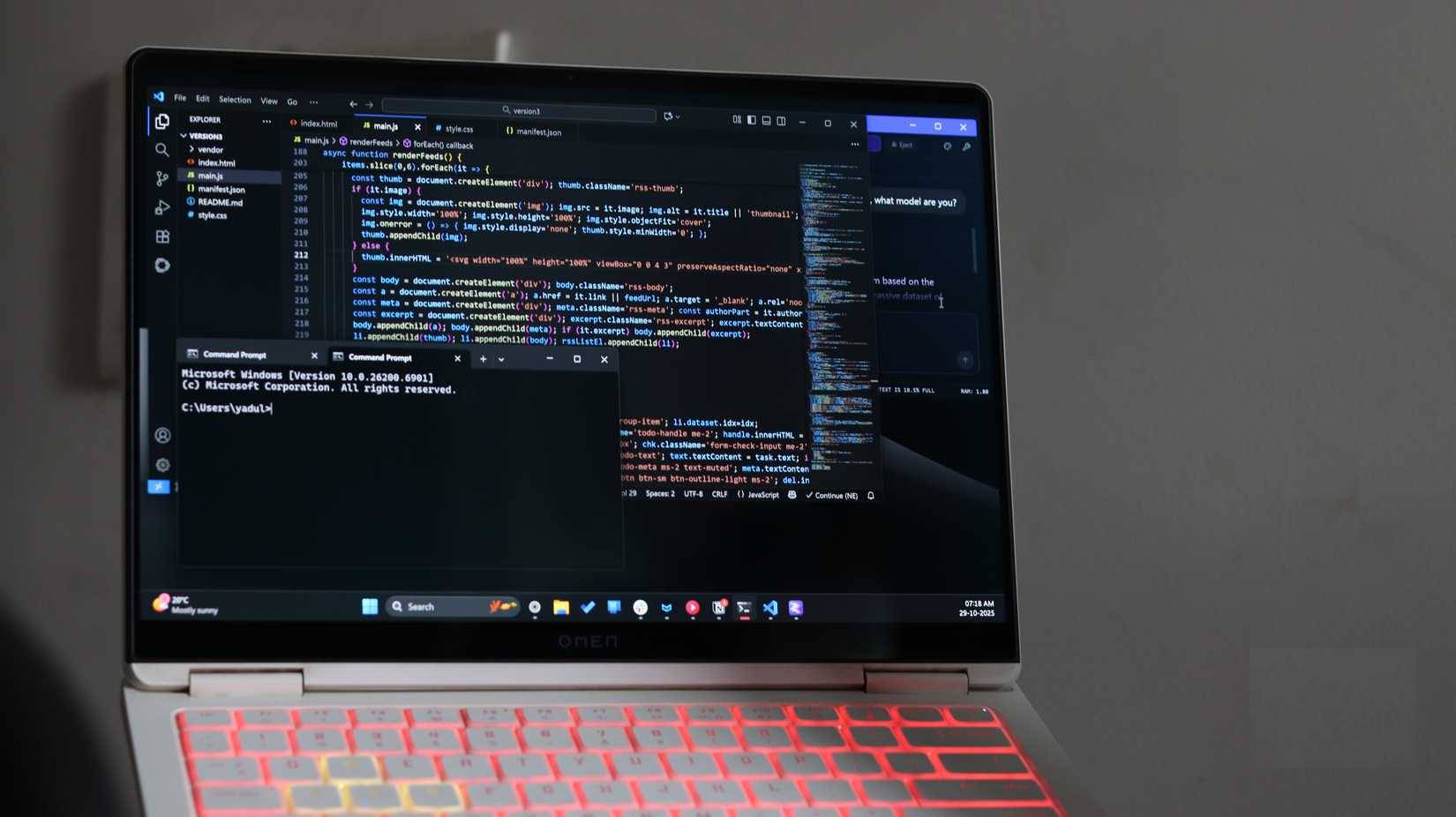 Windows 11 với code và giao diện dòng lệnh mở