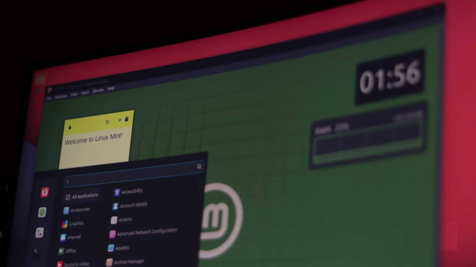 Desktop Linux Mint chạy trên Virtualbox
