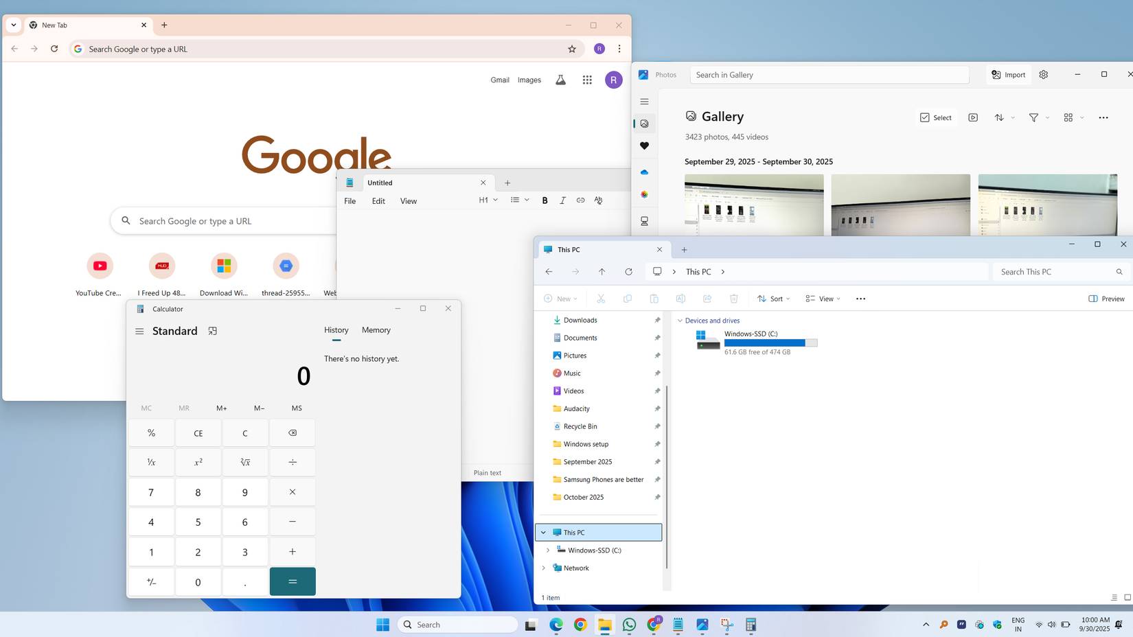 Nhiều ứng dụng đang mở trên desktop Windows