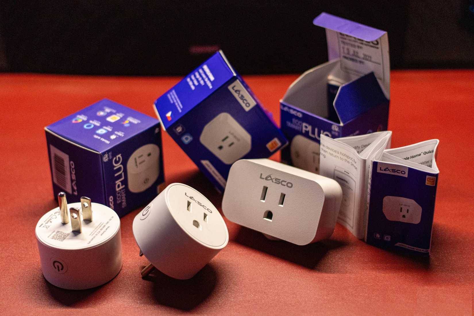 Ổ cắm thông minh kèm sách hướng dẫn và hộp